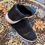 Kenneth Cole  WOMEN’S LEATHER SNEAKER Sz: 10 Photo 3