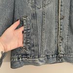 Levi's Premium Quality Denim Sherpa Lined Trucker Jacket Size Small Photo 5