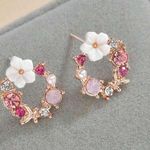 Floral Rose Gold Earrings Photo 1