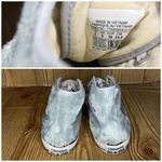 Converse  chuck Taylor all star CTAS faux fur grey sneakers 559015c
Women’s 8 Photo 3