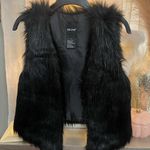 Me Jane  black crop fur vest Photo 1