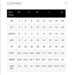 Pretty Little Thing - Cut Out Seam Detail Straight Leg Jeans Size in Black Photo 9