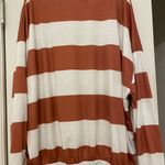 Pink Lily Pullover Photo 1