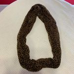 Leopard brown and black print infinity scarf Photo 1