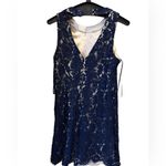 Vince Camuto  Lace Sheath‎ Dress size 8 Photo 3