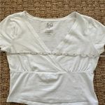 SO  White Small V Neck Cropped Short Sleeve Top Juniors Photo 5