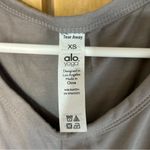 Alo Yoga Cover Cropped Twist Front Tank Top Size XS Active Athletic Athleisure Photo 3