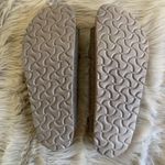 Birkenstock Women’s happy lamb wool Arizona sandals Size 7-7.5 Photo 6