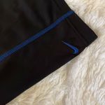 Nike Relaxed Fit Comfortable Capri style Athletic Pants Size M Photo 2