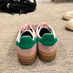 Adidas pink gazelle Photo 2