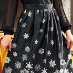 Modcloth  Falling For Winter ALine Skirt Black White Snowflake ALine Skirt 10 NWT Photo 0