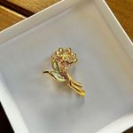 Unsigned gold brooch Photo 0