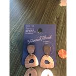 Universal Threads Universal Thread NWT Worn Gold Abstract Geometric Dangle Pierced Earrings Photo 1