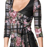 Venus size 3X scoop neck 3/4 length sleeves great details. Photo 0