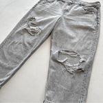 American Eagle 90’s Ripped Curvy Straight Jeans Photo 3