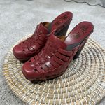 Nine West Women’s Vintage Studed Red Leather Mules Clog Heeled Chunky Grunge 6.5 Photo 3