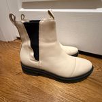 Toms NWOT Women’s  Dakota Cream Ankle Boots size 9.5 Photo 4