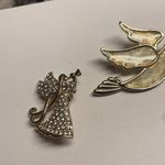 Lot Of 3 Gold Tone Christmas Holiday Brooch Pins Gold Tone Angels Photo 1