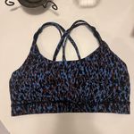 Lululemon  energy bra medium‎ support B-D cups Sz 10 with pads Photo 7