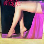 Sheer Intrigue 20 Denier Nylon Thigh Photo 3