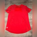 Lululemon  Athletica Sculpt Short-Sleeve Shirt in the color "Hot Heat Red" 4 Photo 1