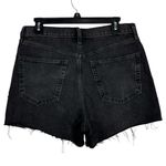 Gap NWOT  Women 4" High Rise Stride Denim Short Black Size 29/8R Distressed Photo 2