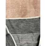 Saucony  women's warp knit athletic workout leggings L‎ Photo 4