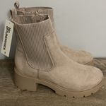 No Boundaries  New! Women’s tan knit Chelsea ankle boots size 11 Photo 2