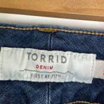 Torrid  Dark Wash Blue Cotton Blend Denim Jeggings Women's Size 18 Short 18S Photo 3