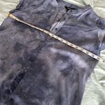 Vera Wang Women's Simply  Shirred Neck Blouse. Blue Tie Dye. Button. Soft. Sz: S Photo 2