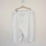 Alfred Dunner White Bermuda shorts Photo 4