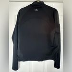 Under Armour Under Armor Women’s Size Large Black Zip Up Lightweight Jacket Photo 3