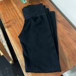 Good American New! Shined Ribbed Athletic Leggings Photo 5