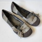 BKE  Tomgirl gray canvas lace bow contrast flats size 10 Photo 1