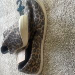 Mad love  Summer leopard print comfort walking shoe size 6 brown Photo 5