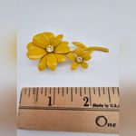 Metal Yellow Enamel Clear Rhinestone Daisy Flower Floral Pin Brooch Photo 2