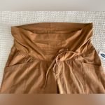 Old Navy Maternity Rollover Waist Soft Twill Utility Shorts in Coin Toss Size M Photo 3