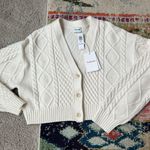 Aritzia Sweater Photo 0