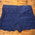 Loft navy blue eyelet flat front size 8 minimalist 4” shorts Photo 0