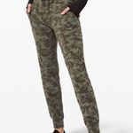Lululemon Ready to Rulu Jogger 29"
Heritage Camo Dark Olive Green Twill Photo 0