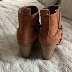 Yoki Excellent condition  Tan Suede Ankle Booties, size 6.5 Photo 4