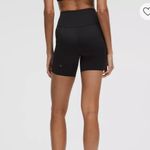 Lululemon  Black High-Waisted Shorts SZ:4 Photo 1