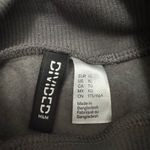 H&M NWOT Gray Graphic Cropped Oversized Sweatshirt - Women’s X-Large Photo 3