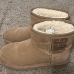 UGG  Mini Boots Photo 0