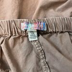 Urban Outfitters  Tan Cargo Shorts‎ Relaxed Fit Women’s Size XL Photo 2