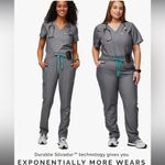 Catarina Scrub Tops for Women — Classic Fit, 1 Pocket FIGS YOLA pants XS/SM Photo 12