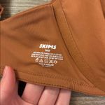 SKIMS  Fits Everybody High Apex Bra Bronze 36DD Photo 7
