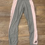 Nike Sportswear Gray w/ Pink Essential Logo Leggings – Women’s Small Photo 1