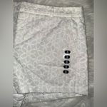 Elle 🎄 white shorts Photo 2