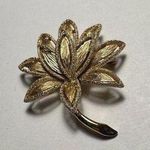 Avon Lotus Flower Gold Tone Brooch Pin Signed Photo 0